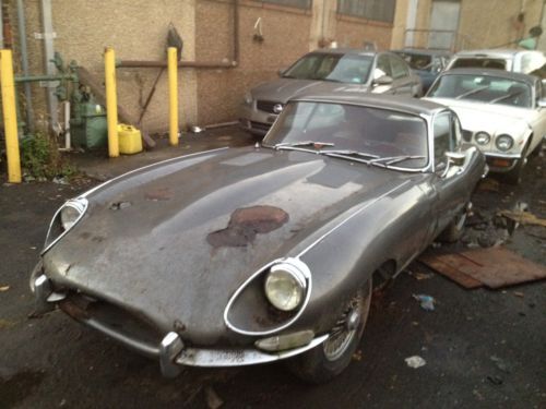 1968 jaguar xke 4.2 coupe opalescent silver gray/red