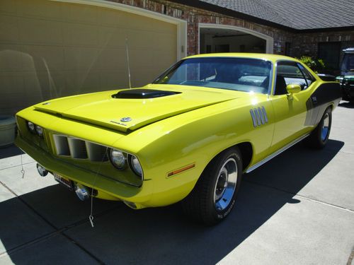 1971 plymouth barracuda "cuda" with 472 hemi