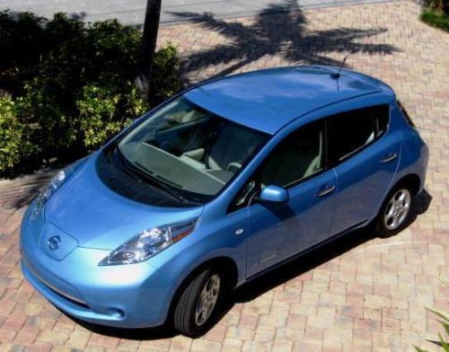 2012 nissan leaf sv, only 4,560 miles! navigation (gps) and so much more!