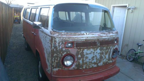 1975 vw transporter rust free nevada bus!  clean title - perfect builder!!!!!!!!