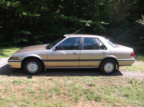 1989 honda accord lx     4 door      great daily driver    no reserve auction