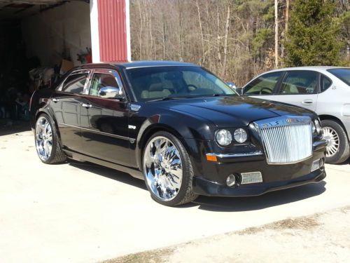 Buy used 2006 Custom Chrysler 300c 24" Rims and Competition Sound
