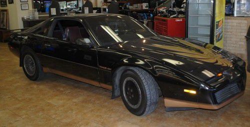 1982 pontiac firebird trans am 2 door, 5.0l, v8 , 83k runs great _7