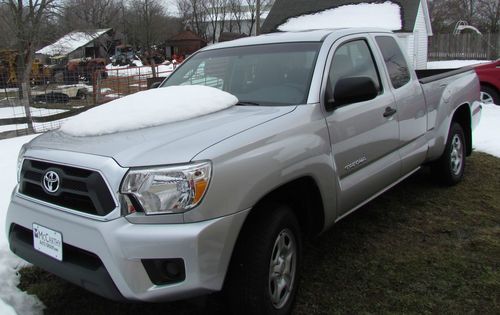 2013 toyota tacoma 4x2 2.7l 4 speed automatic sr5 only 207miles clear title