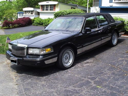 1997 lincoln town car signature sedan 4-door 4.6l