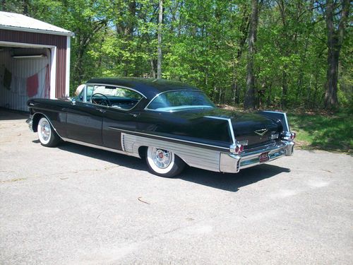 Cadillac fleetwood, black