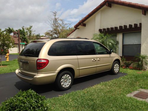 2001 chrysler town and country van lx