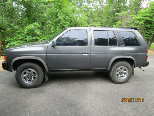 1993 nissan pathfinder 6cyl 5 speed clean cold air!!