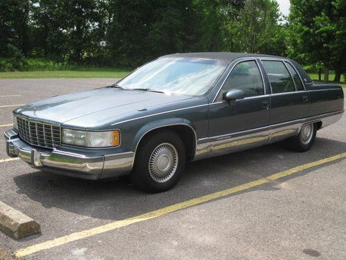 1993 Cadillac Fleetwood 5.7L Cold AC Good Tires Very Dependable Very Rare Color, image 1