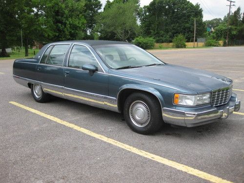 1993 Cadillac Fleetwood 5.7L Cold AC Good Tires Very Dependable Very Rare Color, image 2