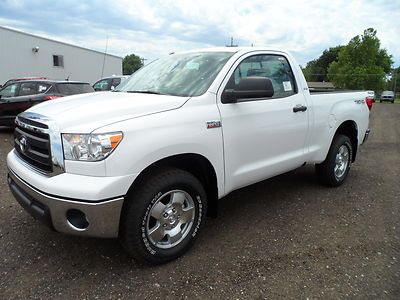 New 2013 toyota tundra regular cab short bed 4x4 sr5