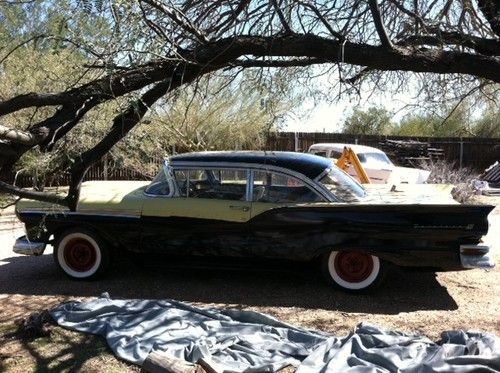 1957 ford 2 door sedan v-8 automatic runs and drives needs to be finished