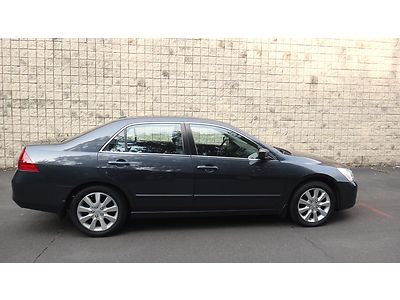 No reserve all power leather sunroof 6-cd autocheck carfax certified no accident