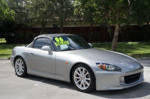 2006 honda s2000 convertible 2-door 2.2l  sharp and sporty! super clean!