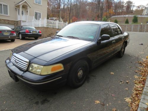 2003 ford crown victoria  4-door 4.6l only 36149 original miles loaded clean
