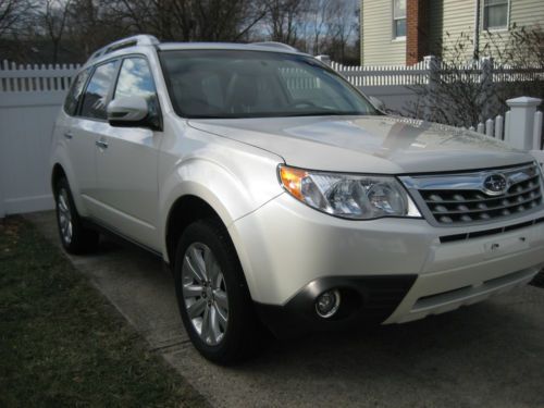 2012 subaru forester 2.5x touring - satin pearl white - leather - loaded new