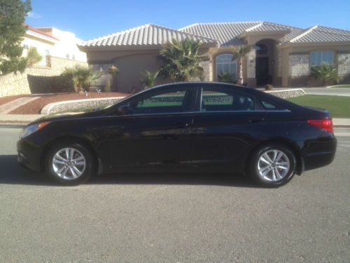 2013 hyundai sonata gls *** only 3,500 miles*** 1 owner clean title