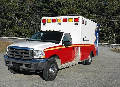 2004 ford f450 xlt sd ambulance, 4x4, diesel, 40,900  miles      no reserve