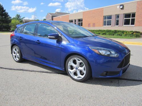 2013 ford focus st - st3 package - 5,000 miles