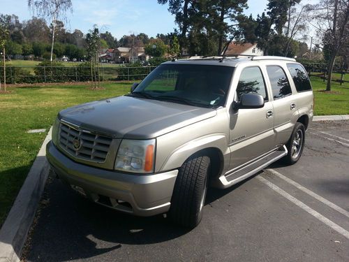 2003 cadillac escalade 4dr awd with all the extras