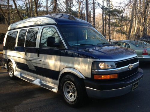 2003 chevrolet express 1500 conversion van 5.3l one owner tv clean carfax!!!