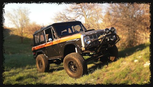 1971 ford bronco rock crawler off-road driver