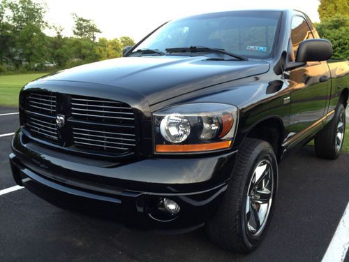 2006 dodge ram 1500 night runner edition slt standard cab pickup 2-door 5.7l 4x4