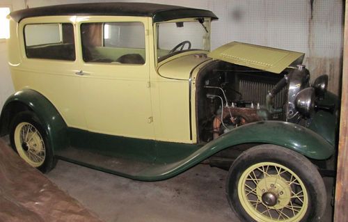 Model a 1931 two door auto