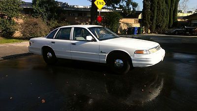 Ford : crown victoria ?