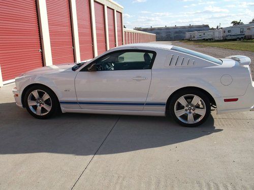 2006 ford mustang gt coupe 2-door 4.6l