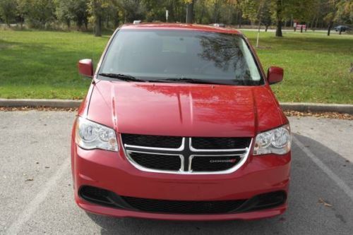 2013 caravan sxt red power sliding doors and tailgate, stow n go seats rear ac