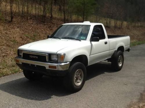 1995 toyota pickup 4x4 22re automatic tight and solid