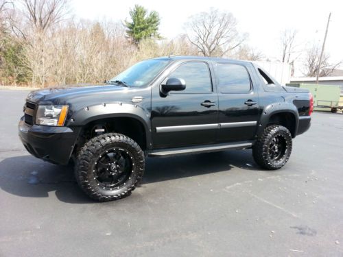 Lifted 2007 chevrolet avalanche lt crew cab pickup 4-door 5.3l 1100w stereo