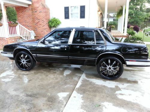 1989 buick lesabre. super clean!!! very low original miles!!!!! 22&#039;&#039;black wheels