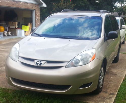 2007 toyota sienna le minivan - no reserve - cruise, cold a/c, power everything