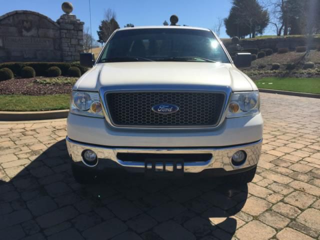 Ford f-150 lariat crew cab pickup 4-door