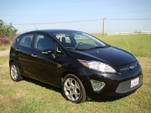 2011 ford fiesta ses hatchback, only 18k mi, automatic