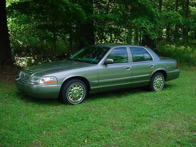 2003 mercury grand marquis gs.low milege,great commerical potential