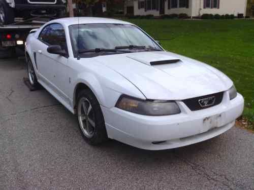 2002 ford mustang base coupe 2-door 3.8l