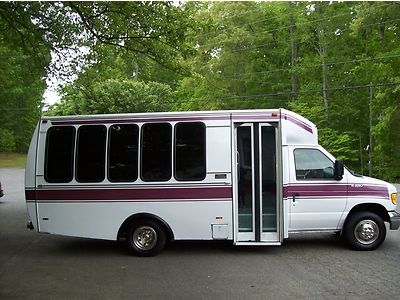7.3l diesel 124k miles 21 passenger church bus camp stuttle daycare van dual ac