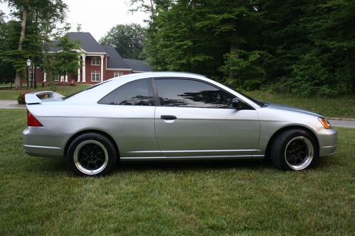 Sell Used 01 Honda Civic Dx Coupe 2 Door 1 7l In Louisville Kentucky United States For Us 4 500 00