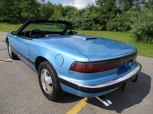 Sell used 1990 BUICK REATTA CONVERTIBLE 25,000 ORIGINAL MILES VERY RARE MAUI BLUE 1 OF 153 in ...