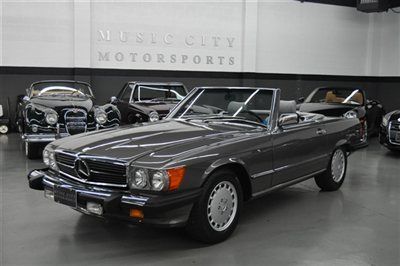 One owner 36476 mile 560sl with documentation