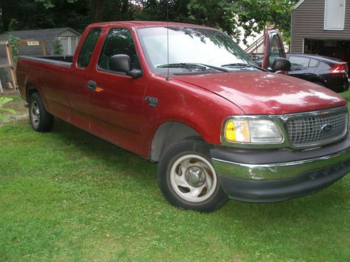 Ford f-150 xl 2001 5-spd manual super cab long bed 4.6l v-8 4-door maroon pickup