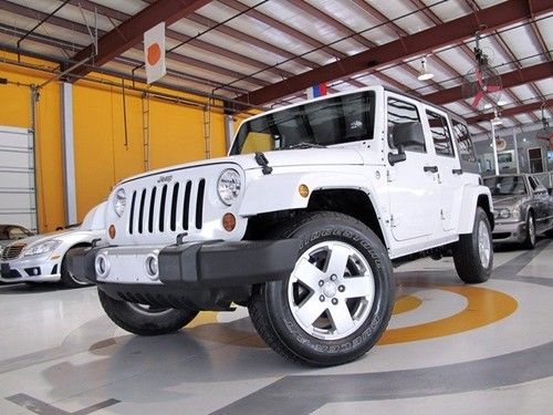 11 jeep wrangler unlimited sahara 4x4 auto connectivity dual-top heated-leather