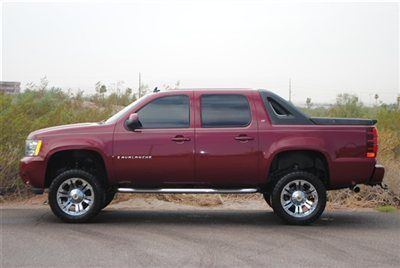 Lifted 2007 chevy avalanche 1500 4x4 ltz....lifted chevy avalanche 1500 ltz