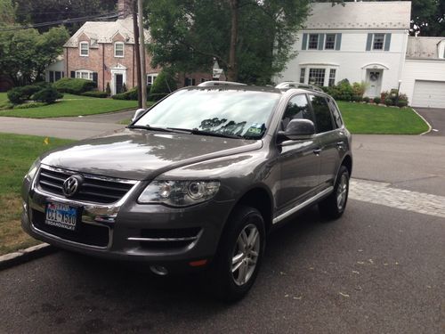 2008 vw touareg v6  very good condition -new tires/brakes ($ updated for sale)