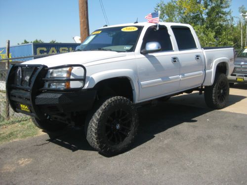 2005 chevy crew cab z71 4x4 leather power pack very nice and clean 37'' tires.
