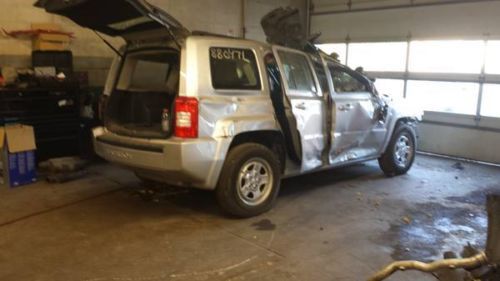 2010 jeep patriot limited sport 2.4l for parts only