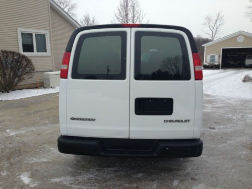 Sell used 2005 chevy express 1500 awd 4x4 cargo van in ...